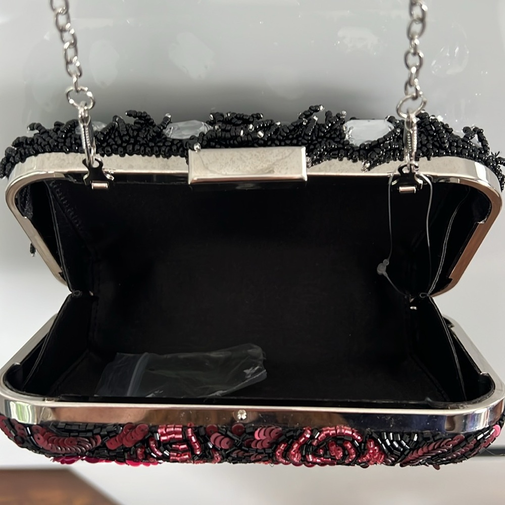 Elegant Floral Sequin Clutch - Picture 11 of 16